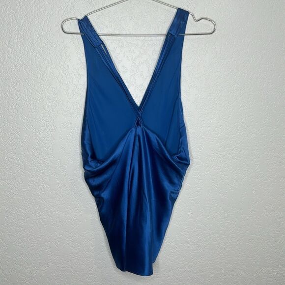 NWT Veronica Beard Stewart Top in Azure Blue
Size 10 Silk Revolve - Picture 6 of 15